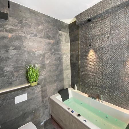 Apartament Bialy Z Jacuzzi Kraków Exteriör bild