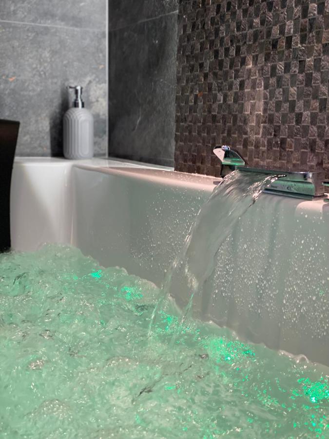 Apartament Bialy Z Jacuzzi Kraków Exteriör bild