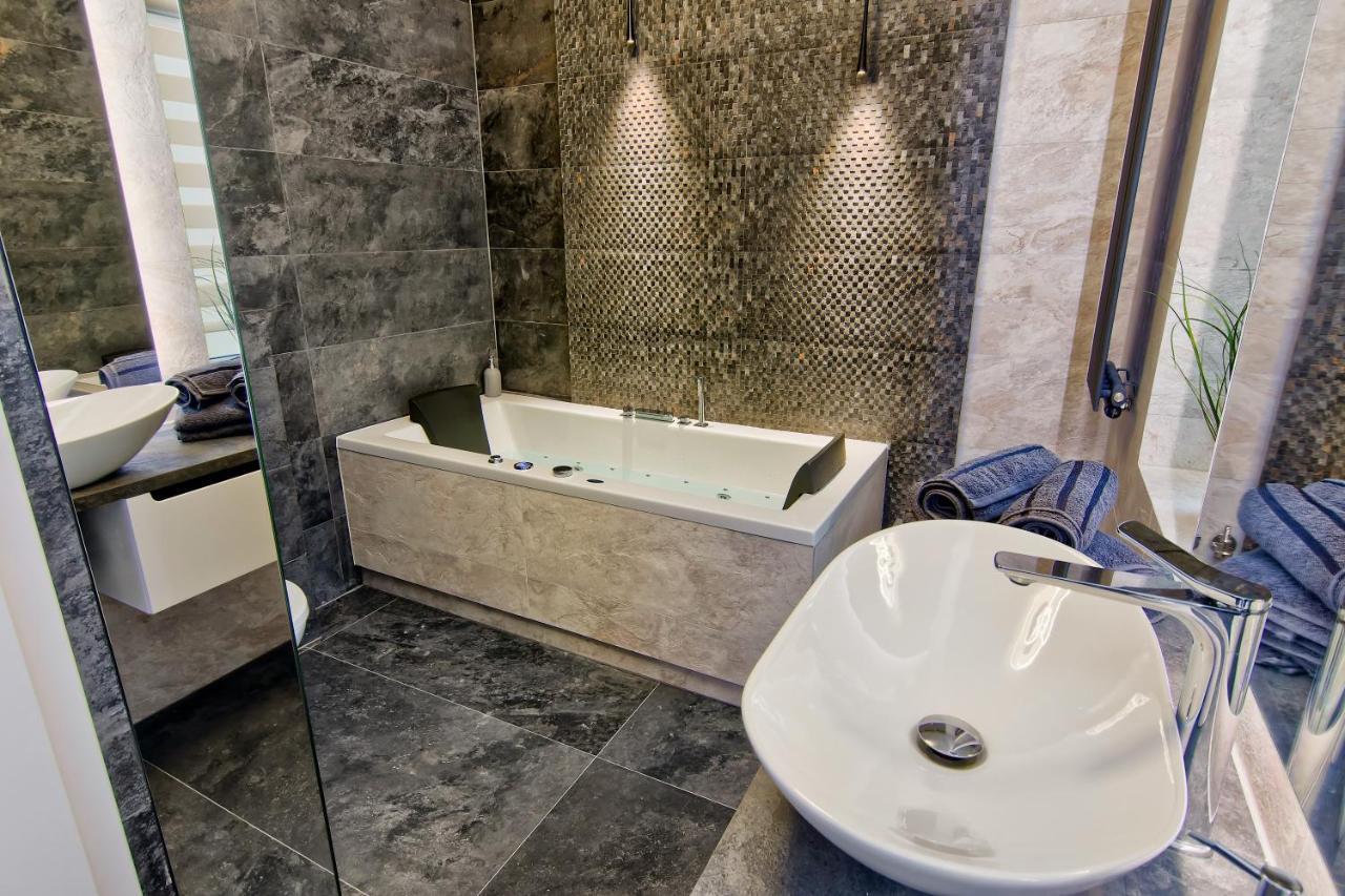 Apartament Bialy Z Jacuzzi Kraków Exteriör bild