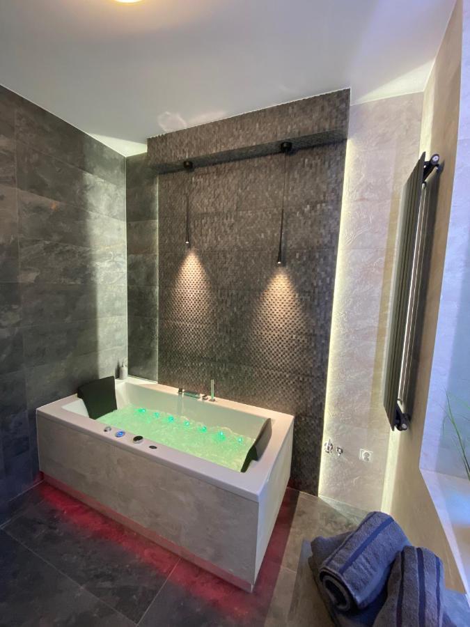 Apartament Bialy Z Jacuzzi Kraków Exteriör bild