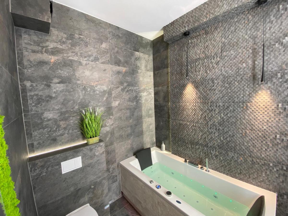 Apartament Bialy Z Jacuzzi Kraków Exteriör bild